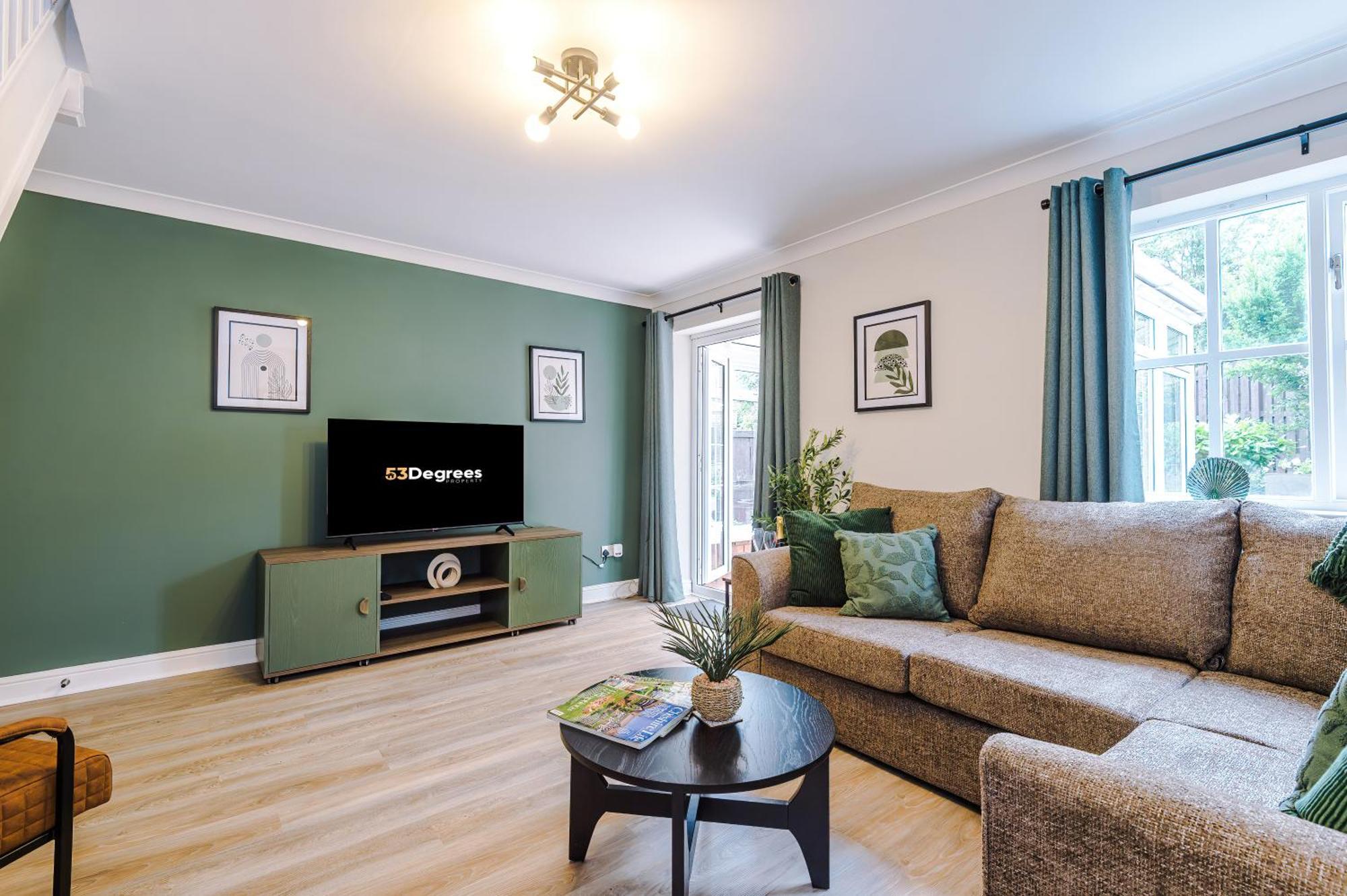 New! Stunning 3-Bed Home In Chester By 53 Degrees Property, Ideal For Groups, Free Parking! Exterior foto